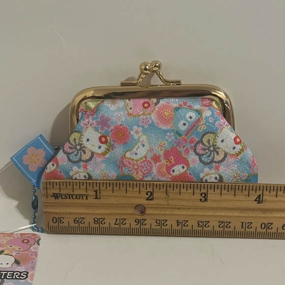 Sanrio Family Small Clasp Coin Purse - Picture 6 of 6